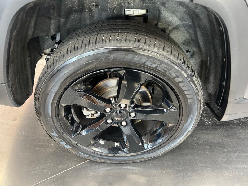 Used 2025 Jeep Grand Cherokee SUV