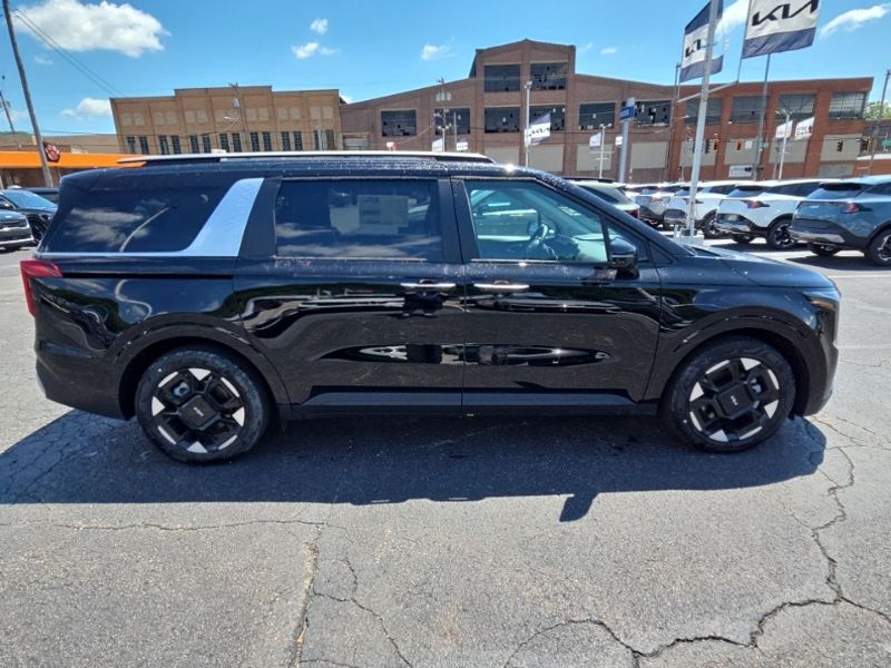 New 2026 Kia Carnival MPV Van