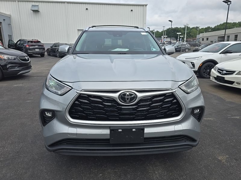 Used 2021 Toyota Highlander SUV