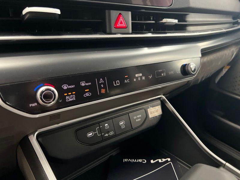 New 2027 Kia Carnival MPV Van