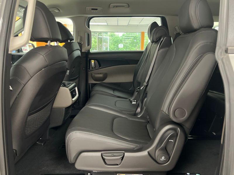 New 2027 Kia Carnival MPV Van