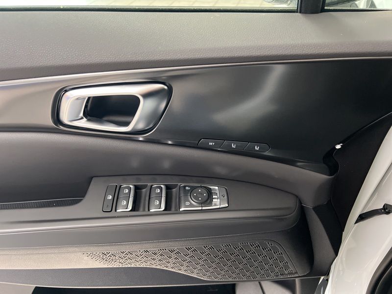 New 2026 Kia Carnival MPV Van