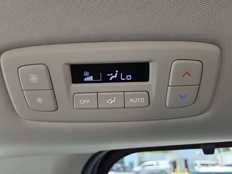 New 2026 Kia Carnival MPV Van