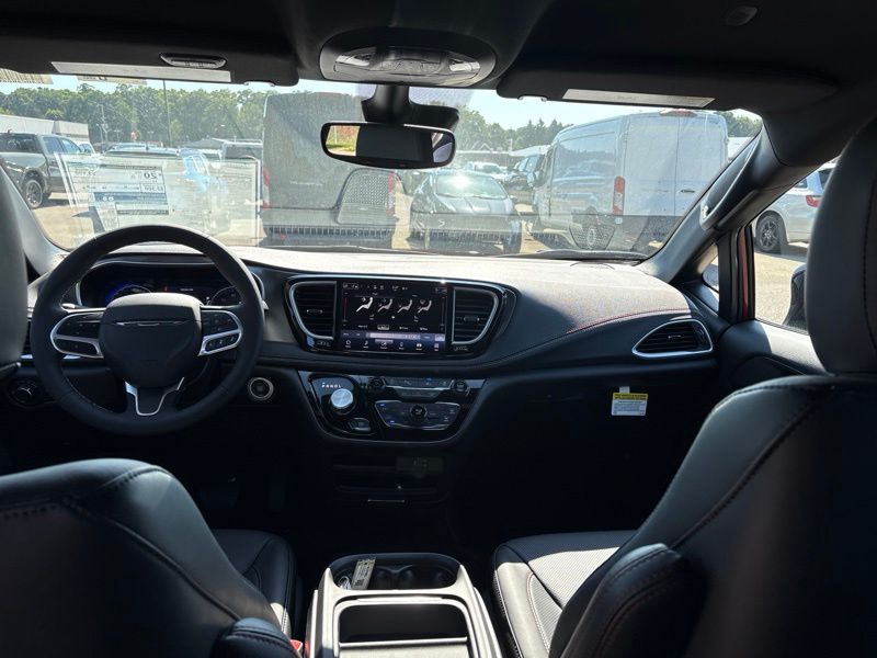 New 2027 Chrysler Pacifica Van