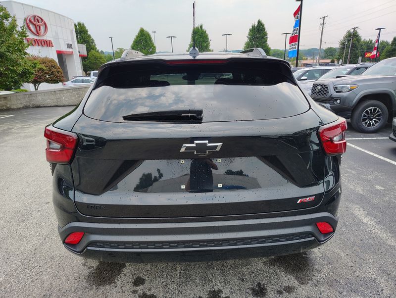 Used 2024 Chevrolet Trax SUV