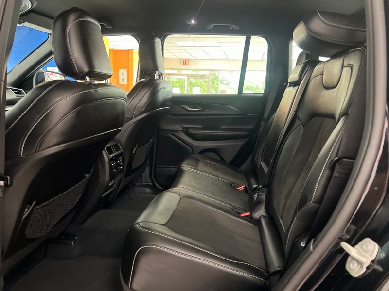 Used 2024 Jeep Grand Cherokee SUV