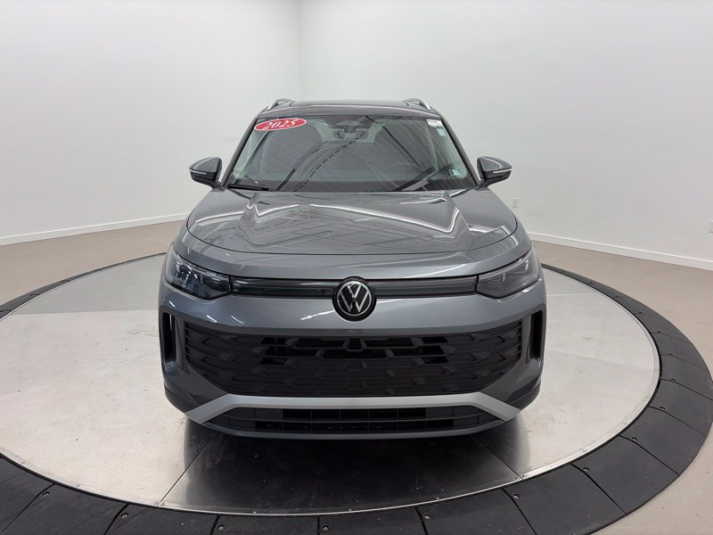 Used 2025 Volkswagen Tiguan SUV