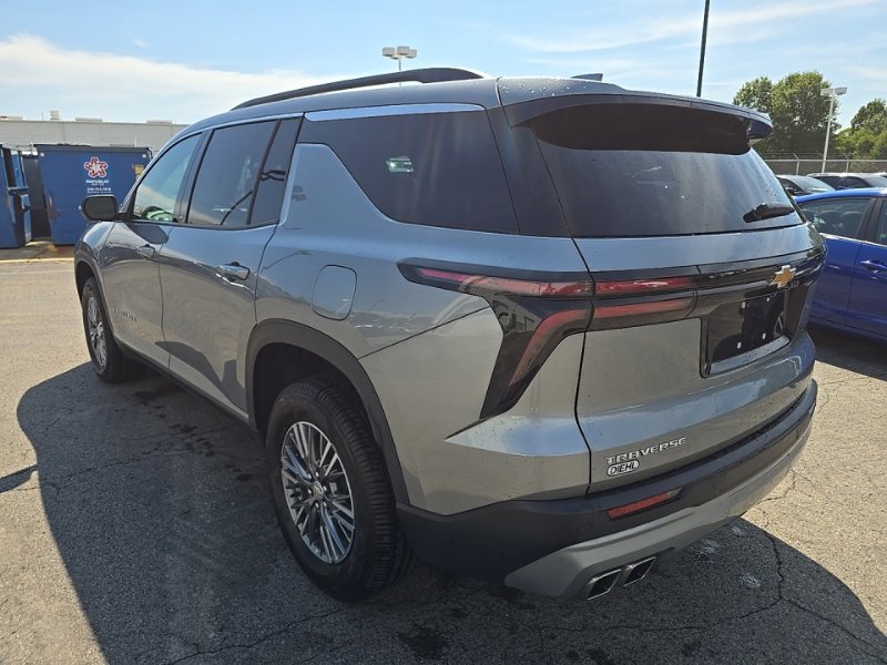 Used 2025 Chevrolet Traverse SUV