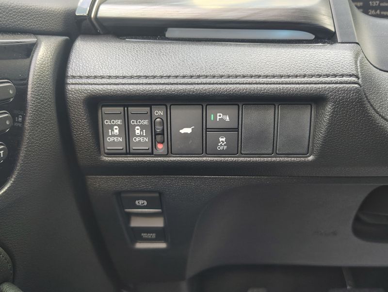 Used 2025 Honda Odyssey Van