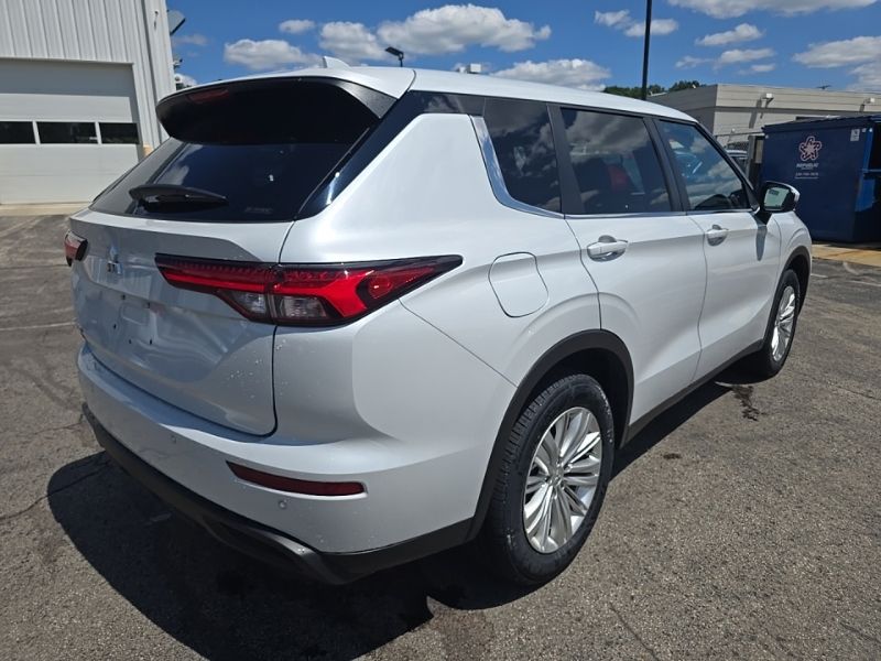 Used 2023 Mitsubishi Outlander SUV