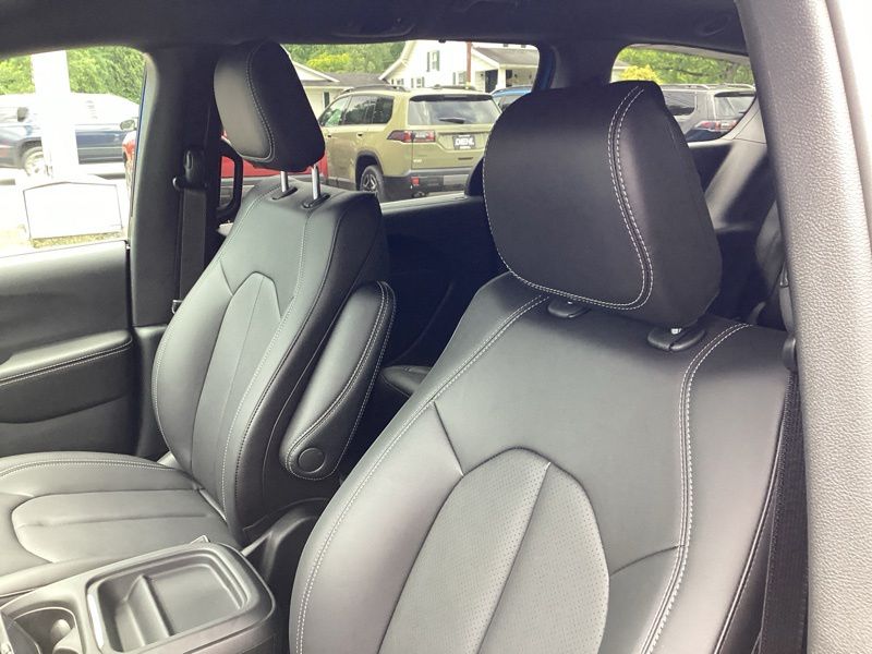 New 2027 Chrysler Pacifica Van