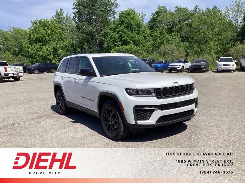 Bright White Clearcoat 2026 Jeep Grand Cherokee SUV / Crossover Four-Wheel Drive 8-Speed Automatic