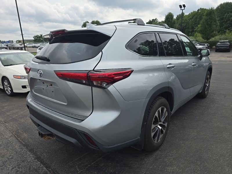 Used 2021 Toyota Highlander SUV