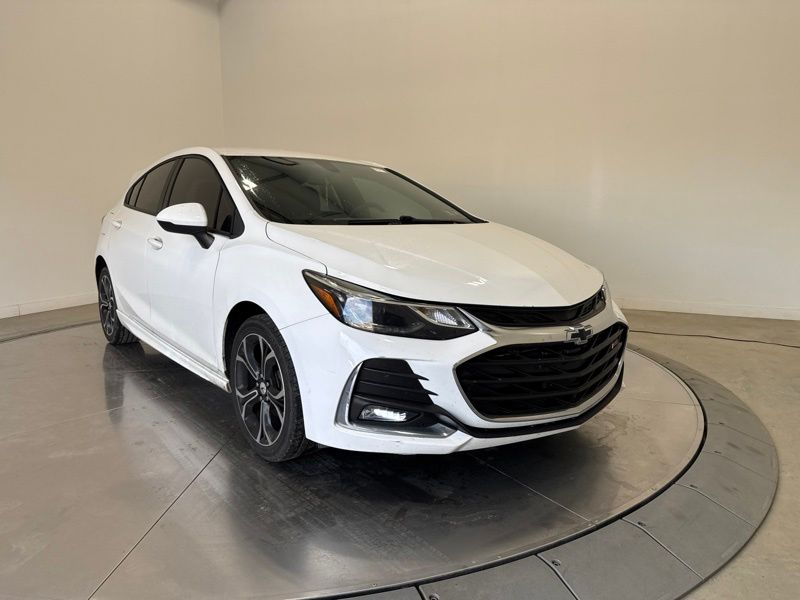 Summit White 2019 Chevrolet Cruze Hatchback Front-Wheel Drive 6-Speed Automatic