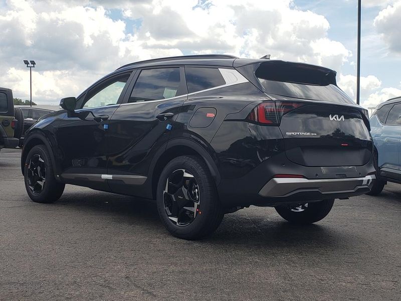 New 2027 Kia Sportage Hybrid SUV