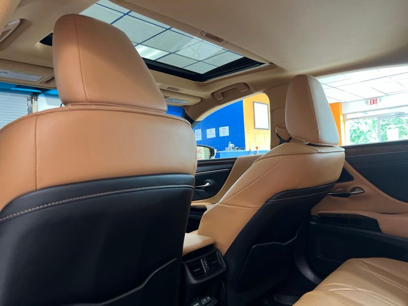 Used 2024 Lexus ES Sedan