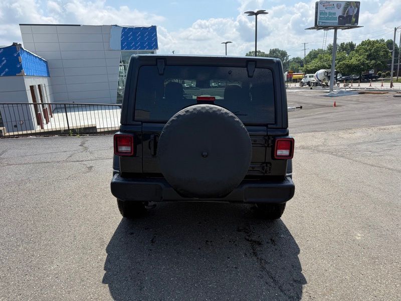 Used 2025 Jeep Wrangler SUV