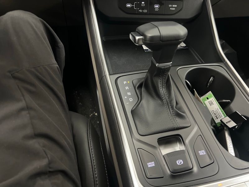 New 2026 Kia Carnival MPV Van