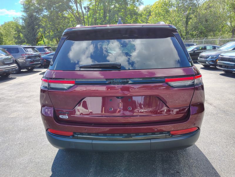 Used 2025 Jeep Grand Cherokee SUV