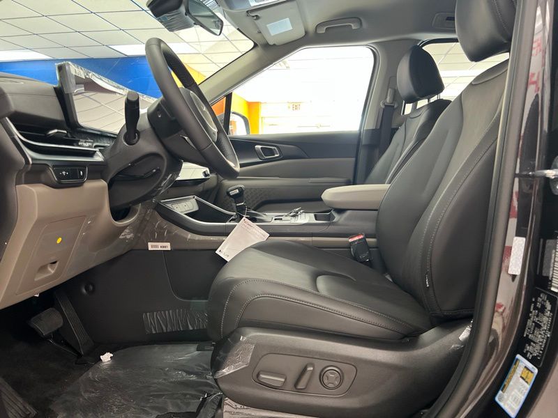 New 2026 Kia Carnival MPV Van