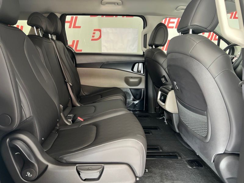 New 2027 Kia Carnival MPV Van