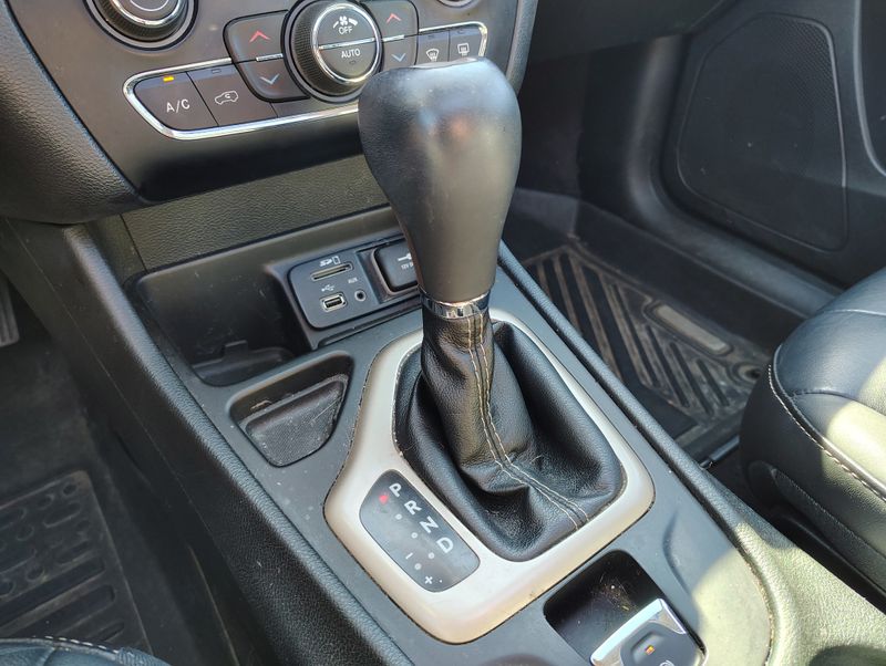 Used 2016 Jeep Cherokee SUV