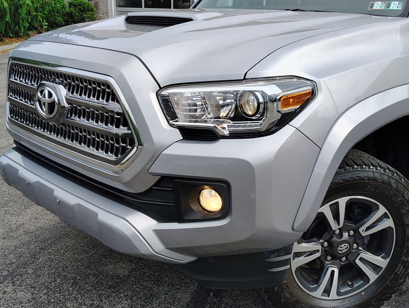 Used 2017 Toyota Tacoma Truck