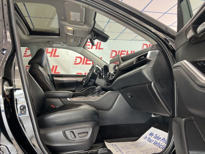Used 2023 Toyota Highlander Hybrid SUV