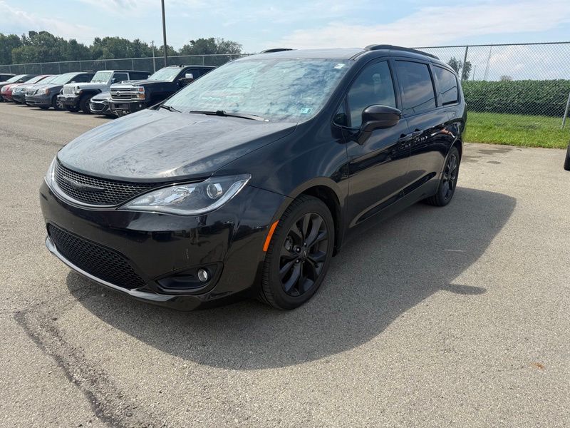 Used 2019 Chrysler Pacifica Van