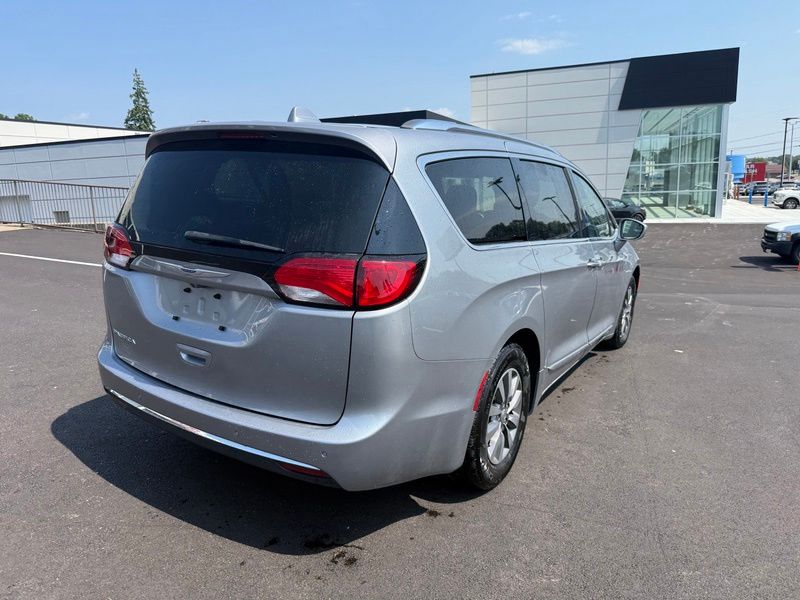 Used 2019 Chrysler Pacifica Van