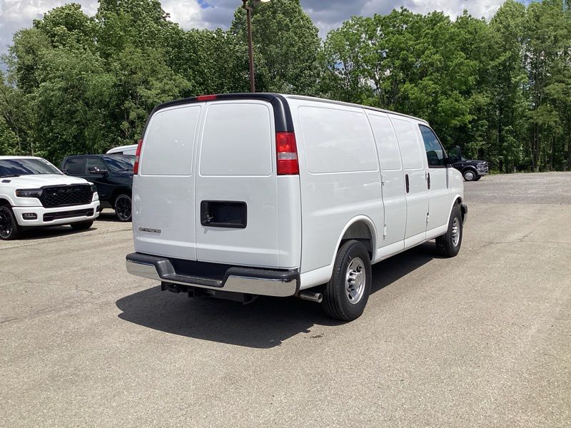 New 2026 Chevrolet Express 3500 Van