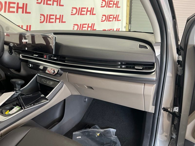New 2027 Kia Carnival MPV Van