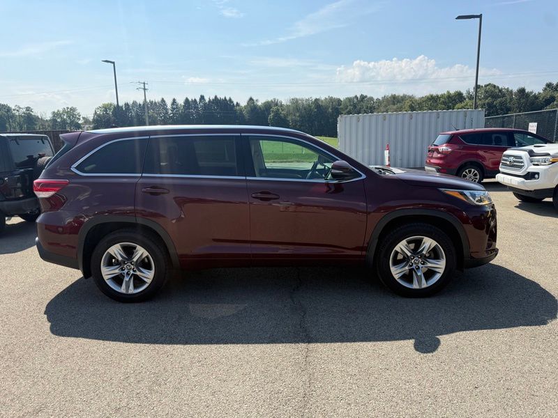 Used 2017 Toyota Highlander SUV