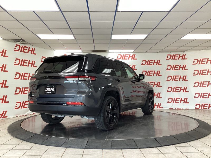Used 2025 Jeep Grand Cherokee SUV