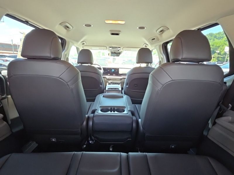 New 2026 Kia Carnival MPV Van