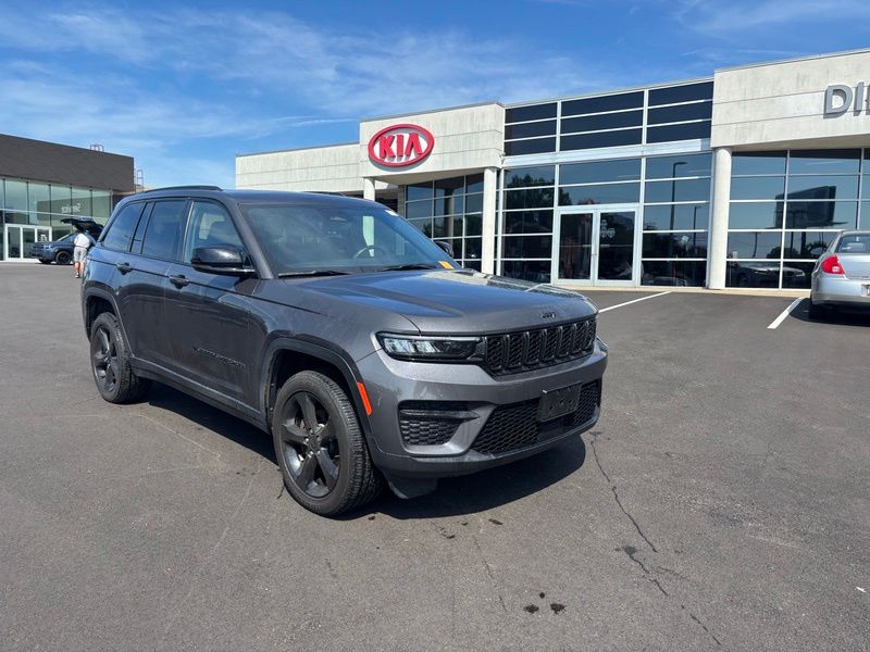 Used 2023 Jeep Grand Cherokee SUV