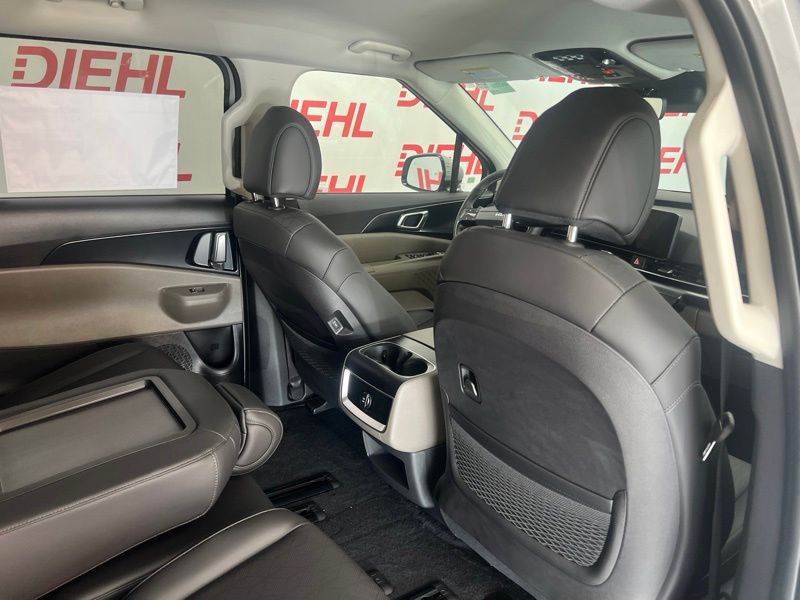 New 2027 Kia Carnival MPV Van