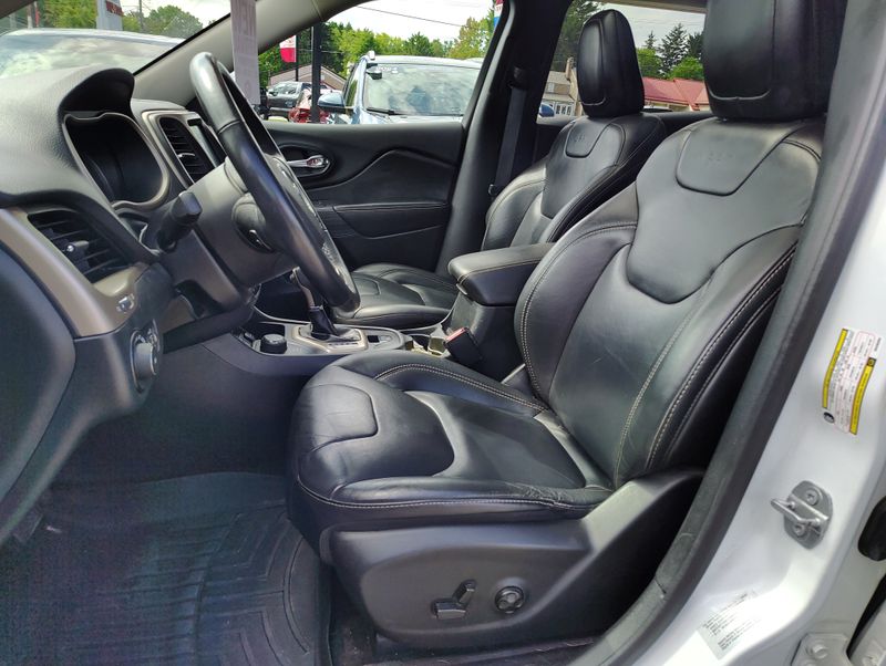 Used 2016 Jeep Cherokee SUV