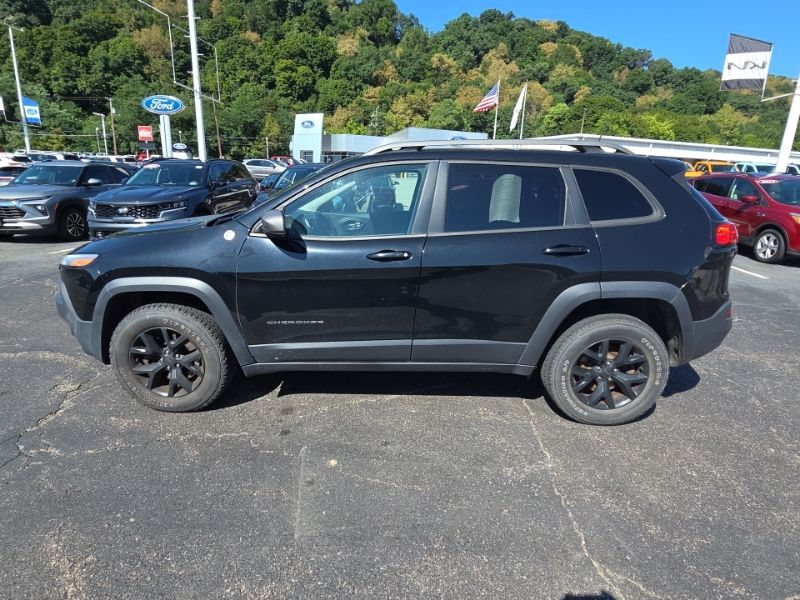 Used 2018 Jeep Cherokee SUV