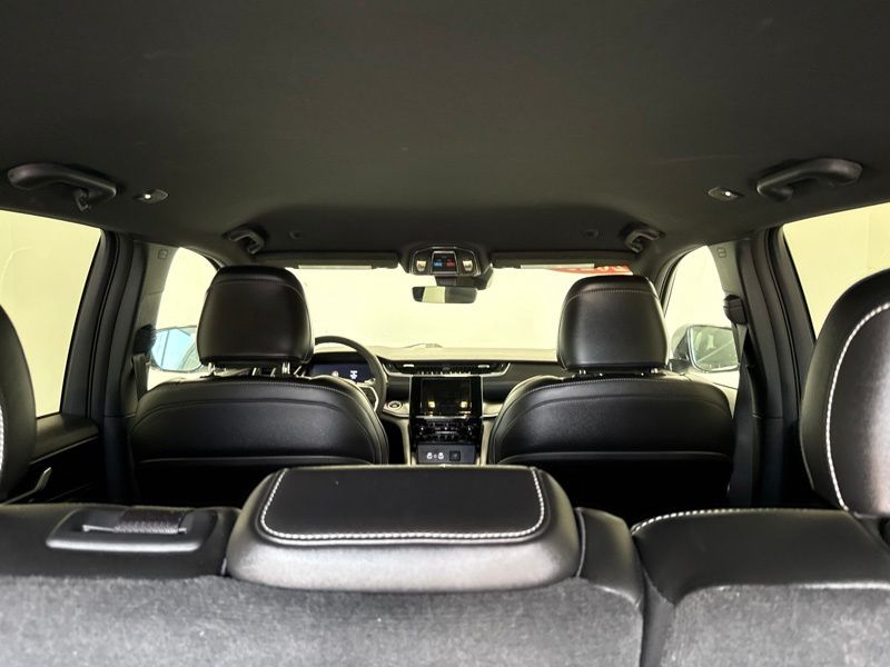 Used 2025 Jeep Grand Cherokee SUV