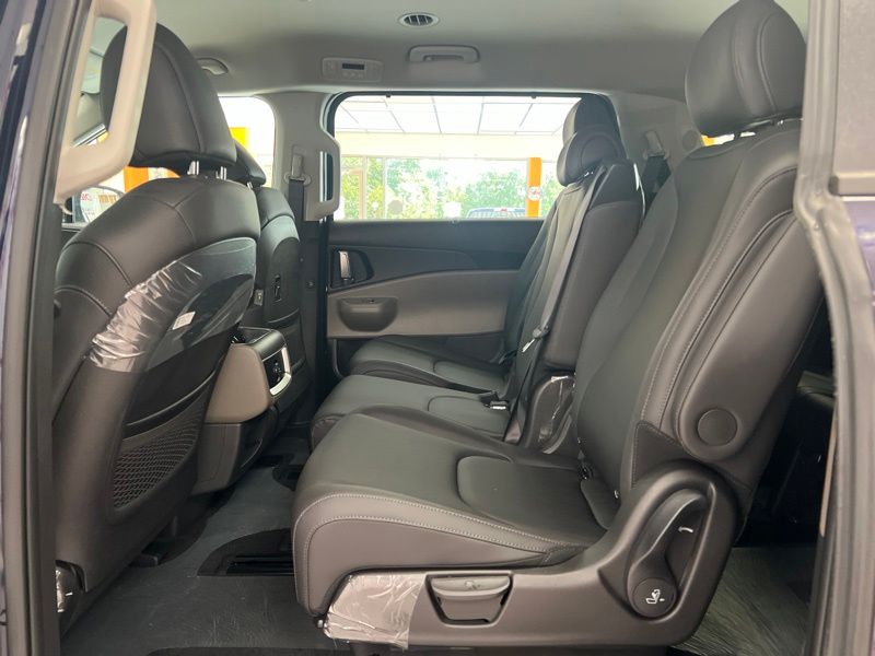 New 2027 Kia Carnival MPV Van