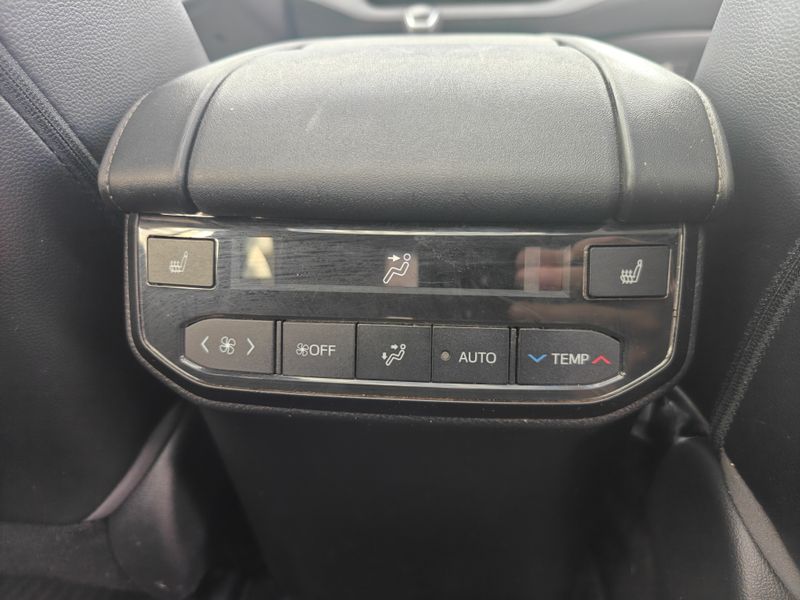 Used 2022 Toyota Highlander SUV