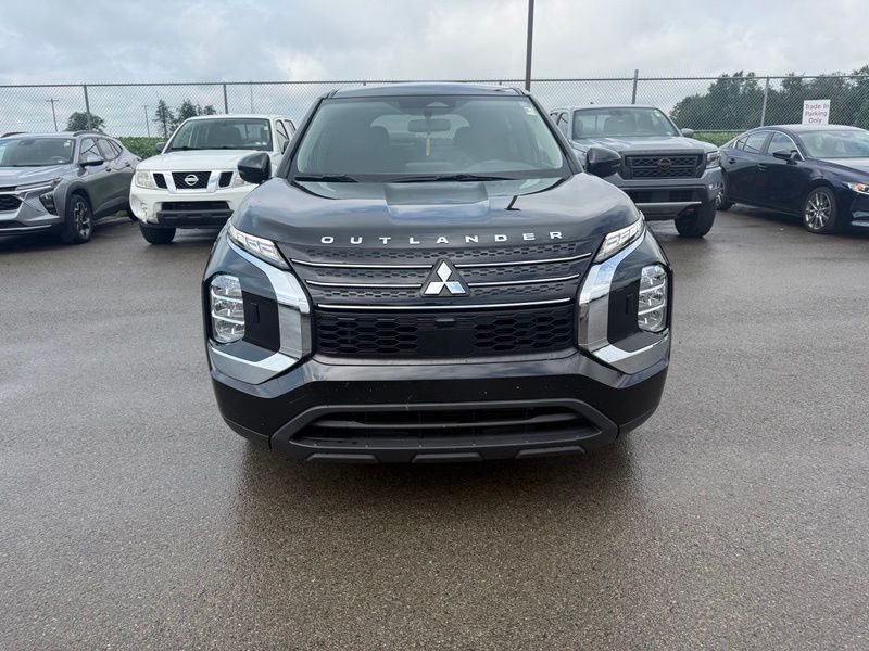 Used 2023 Mitsubishi Outlander SUV
