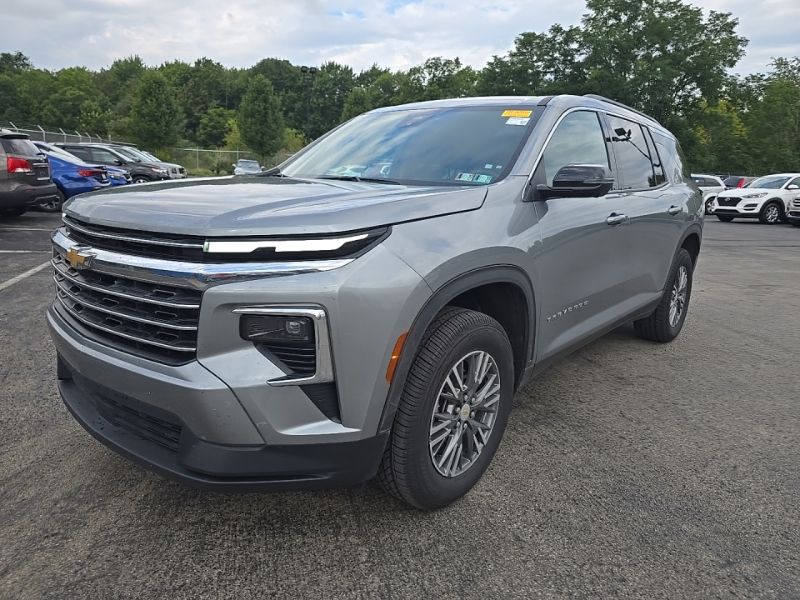 Used 2025 Chevrolet Traverse SUV