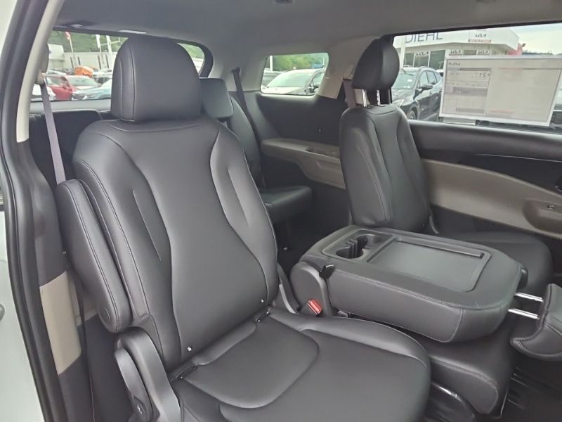 New 2027 Kia Carnival MPV Van