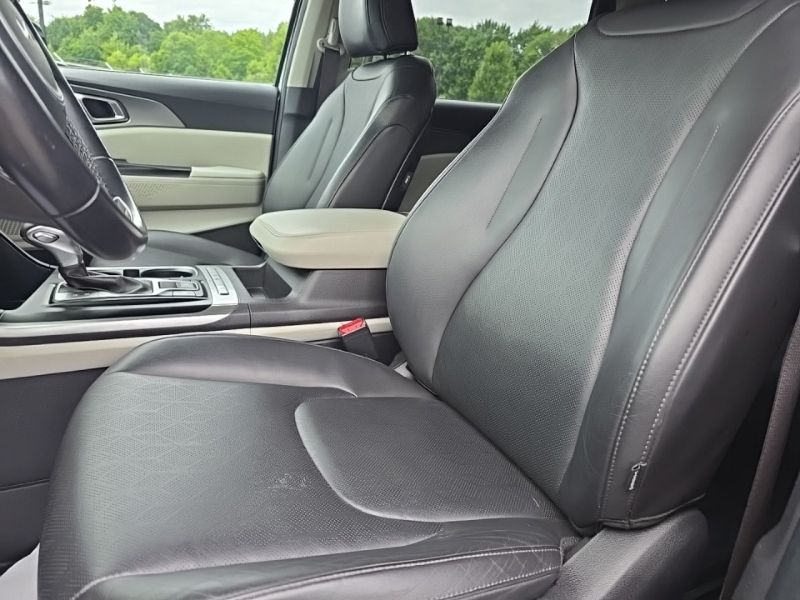 Used 2022 Kia Carnival Van