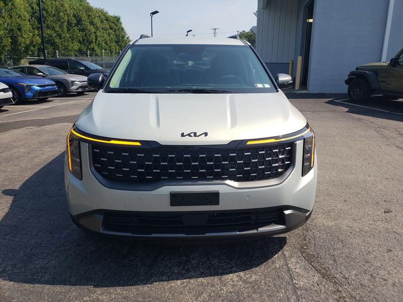 New 2027 Kia Carnival MPV Hybrid Van