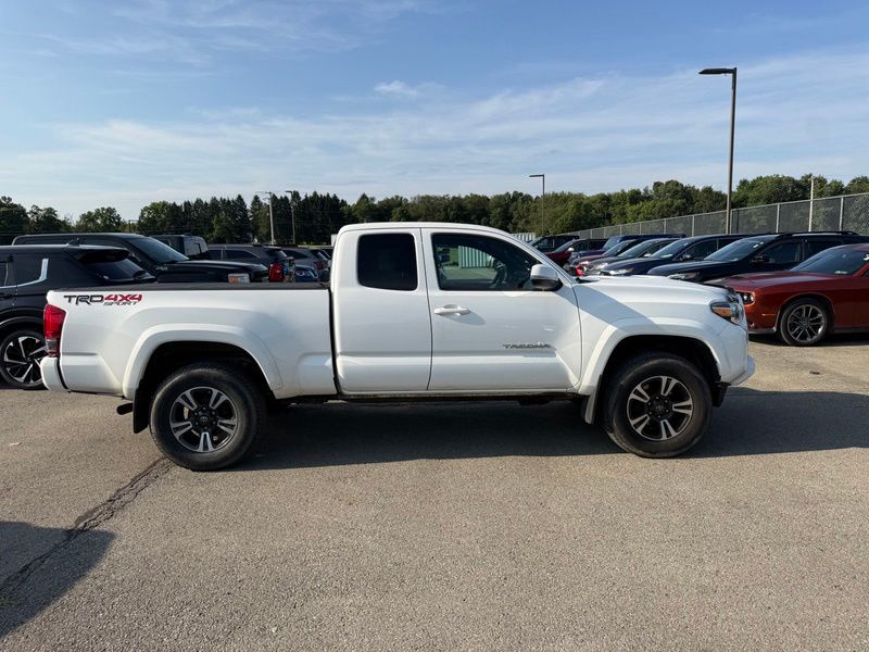 Used 2016 Toyota Tacoma Truck