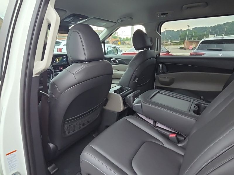 New 2027 Kia Carnival MPV Van