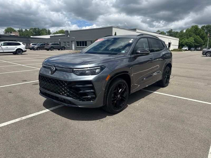 Used 2025 Volkswagen Tiguan SUV